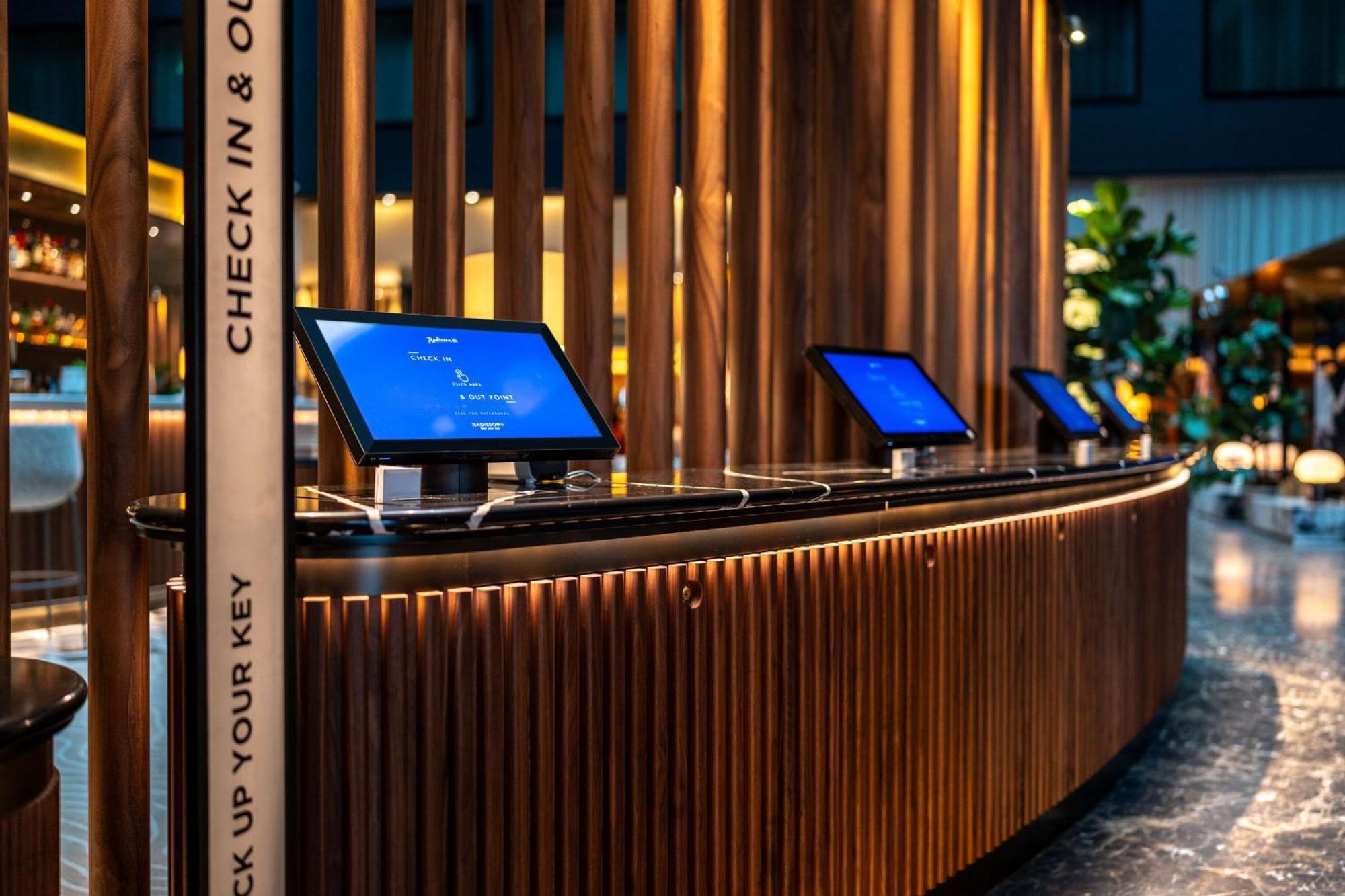 Radisson Blu Hotel Zurich Airport Kloten Esterno foto