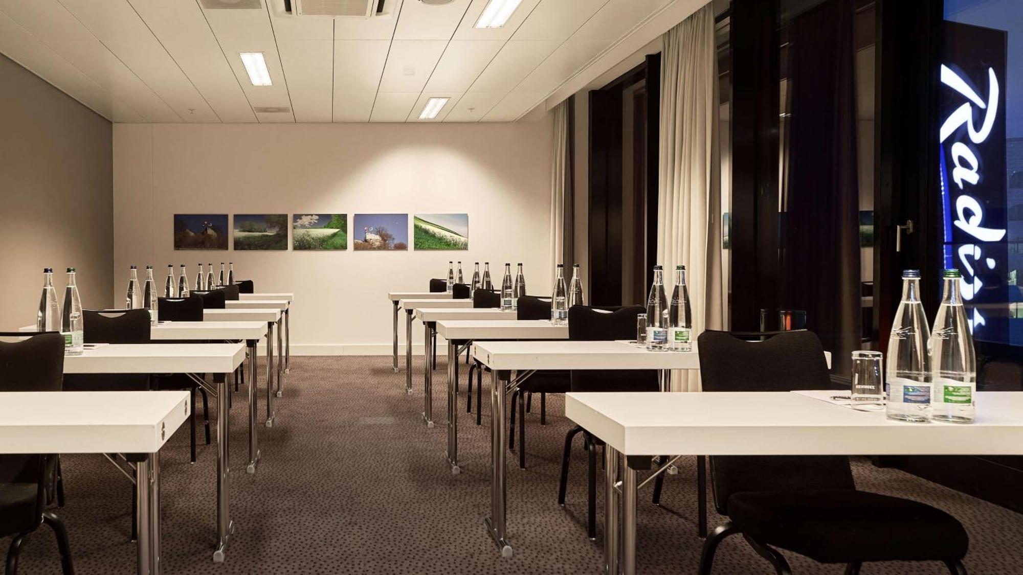 Radisson Blu Hotel Zurich Airport Kloten Esterno foto